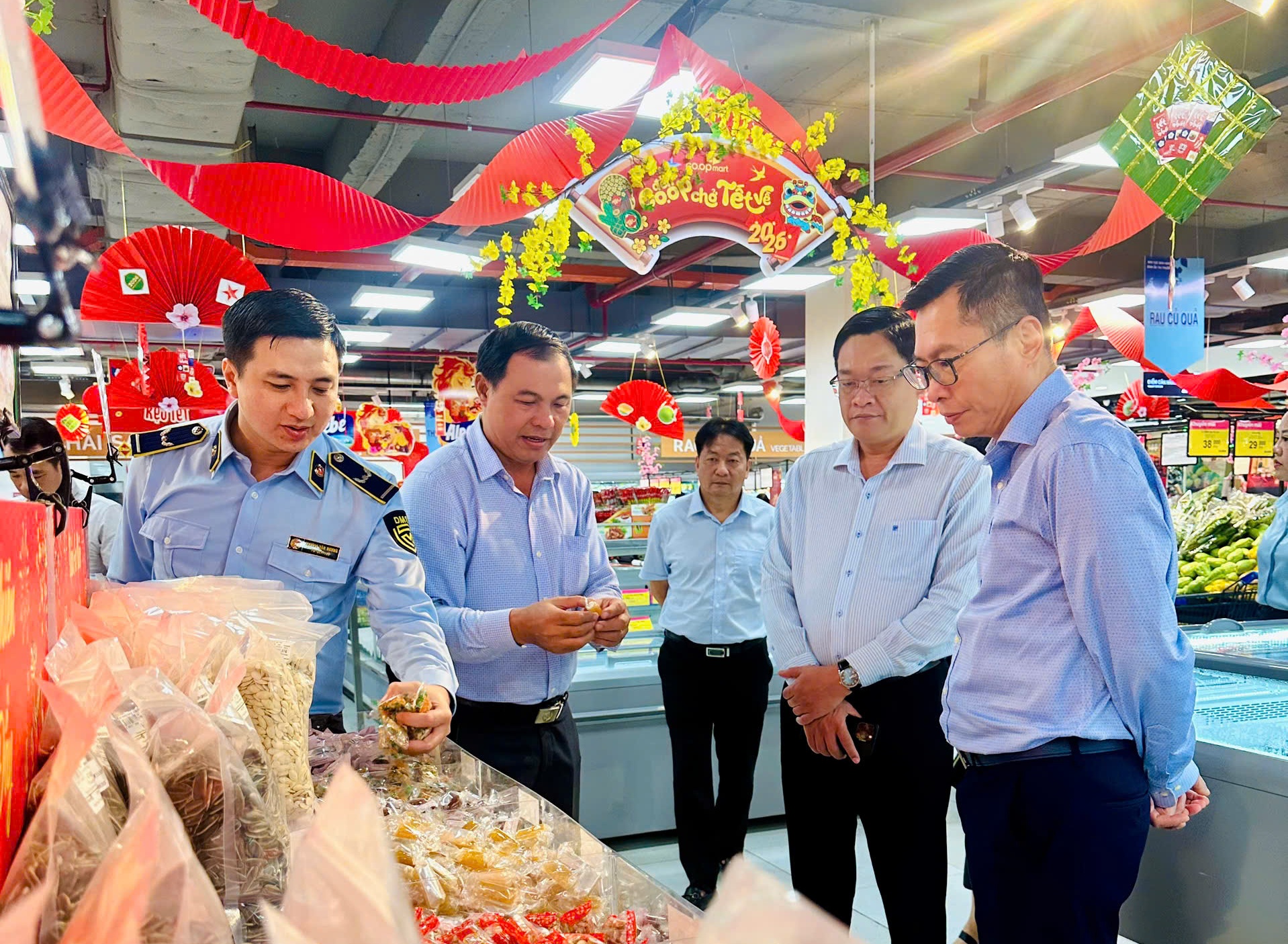 Vĩnh Long chủ động giữ ổn định thị trường trong cao điểm Tết Nguyên đán Bính Ngọ 2026